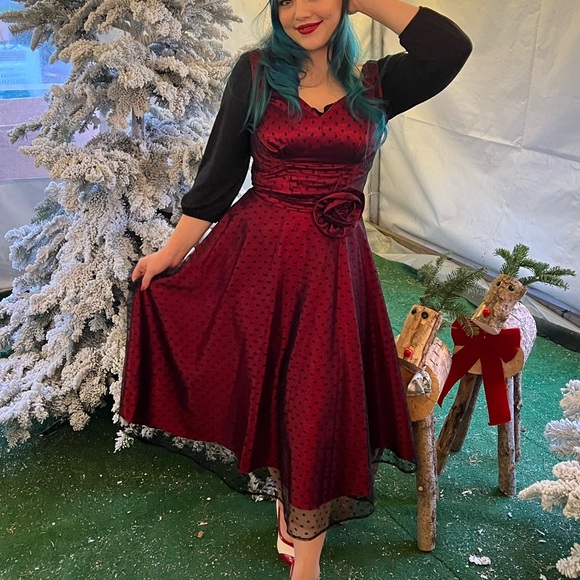 Elegant Red and Black Polka Dot Pinup Girl 50s style Dress - Picture 5 of 9